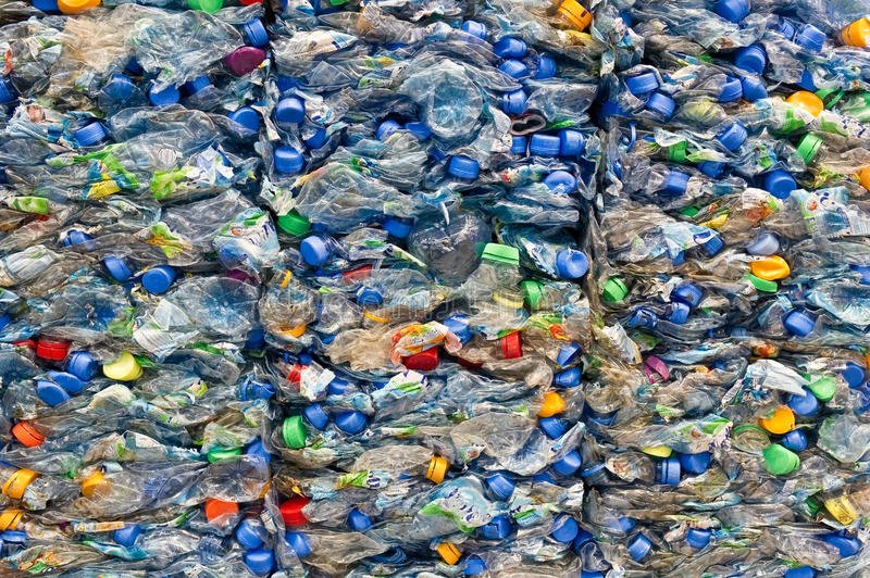 Глобальний тренд боротьби з пластиковими відходами суттєво зменшить його споживання, а відтак попит на нафту найближчим часом, прогнозує впливове видання.